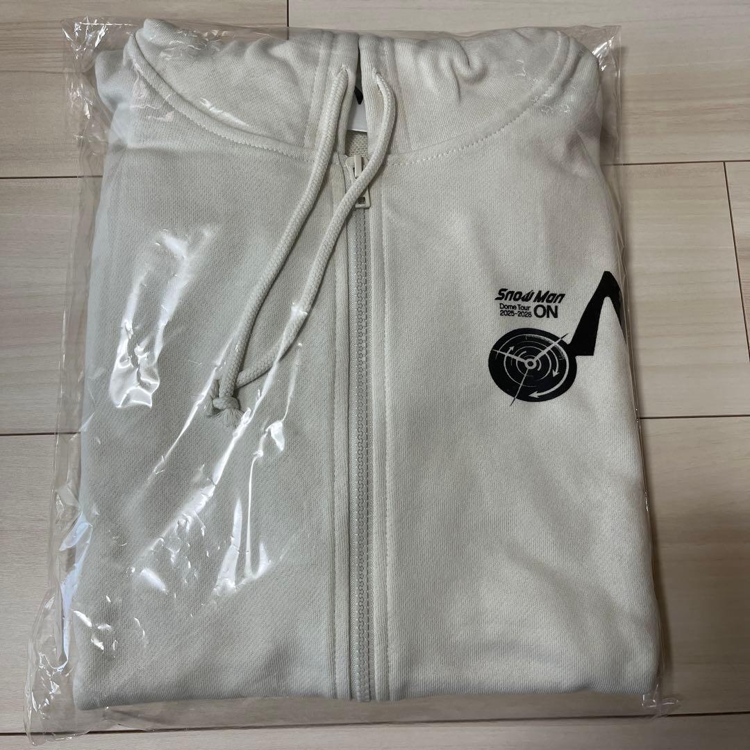 SnowMan ON いつものサイズ パーカー ライブ グッズ - メルカリ