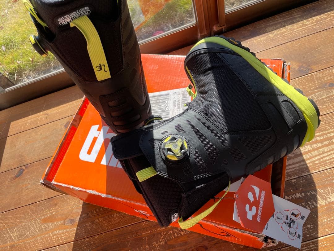 【新品】Thirtytwoレディース　スノーボードブーツ　23.5cm