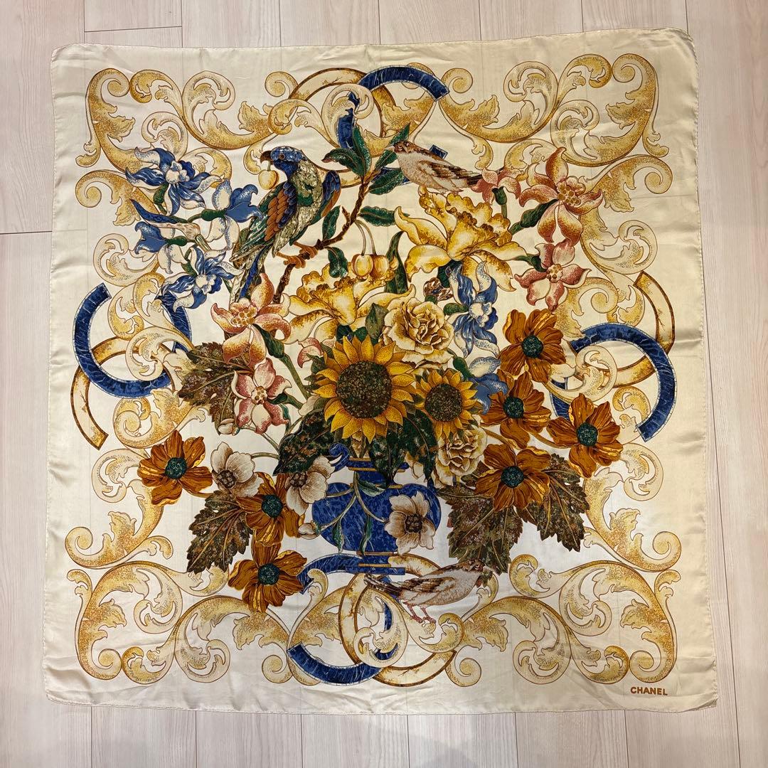 CHANEL 花柄 シルクスカーフ 90cm シャネル スカーフ ネイビー花 CHANEL -(soracoya)