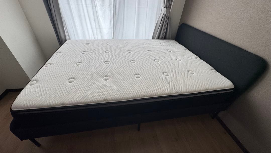 ‼️2月7日までの出品‼️IKEA SLATTUM ダブルベッドフレーム&マットレス SLATTUM スラットゥム ファブリックベッドフレーム, ヴィースレ