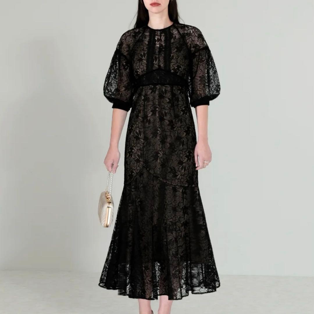 【極美品】Leja レジャ 刺繍花柄総レースマーメイドタイトワンピース ブラック Leja（レジャ）の「【LEJA】刺しゅう花柄総レースマーメイドタイト