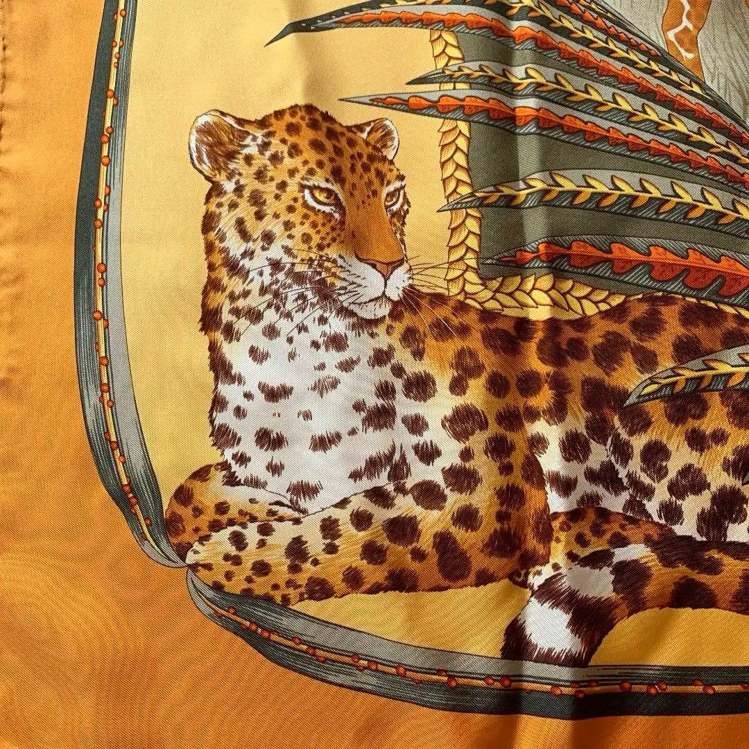 サルヴァトーレ フェラガモ 大判シルクスカーフ - メルカリ