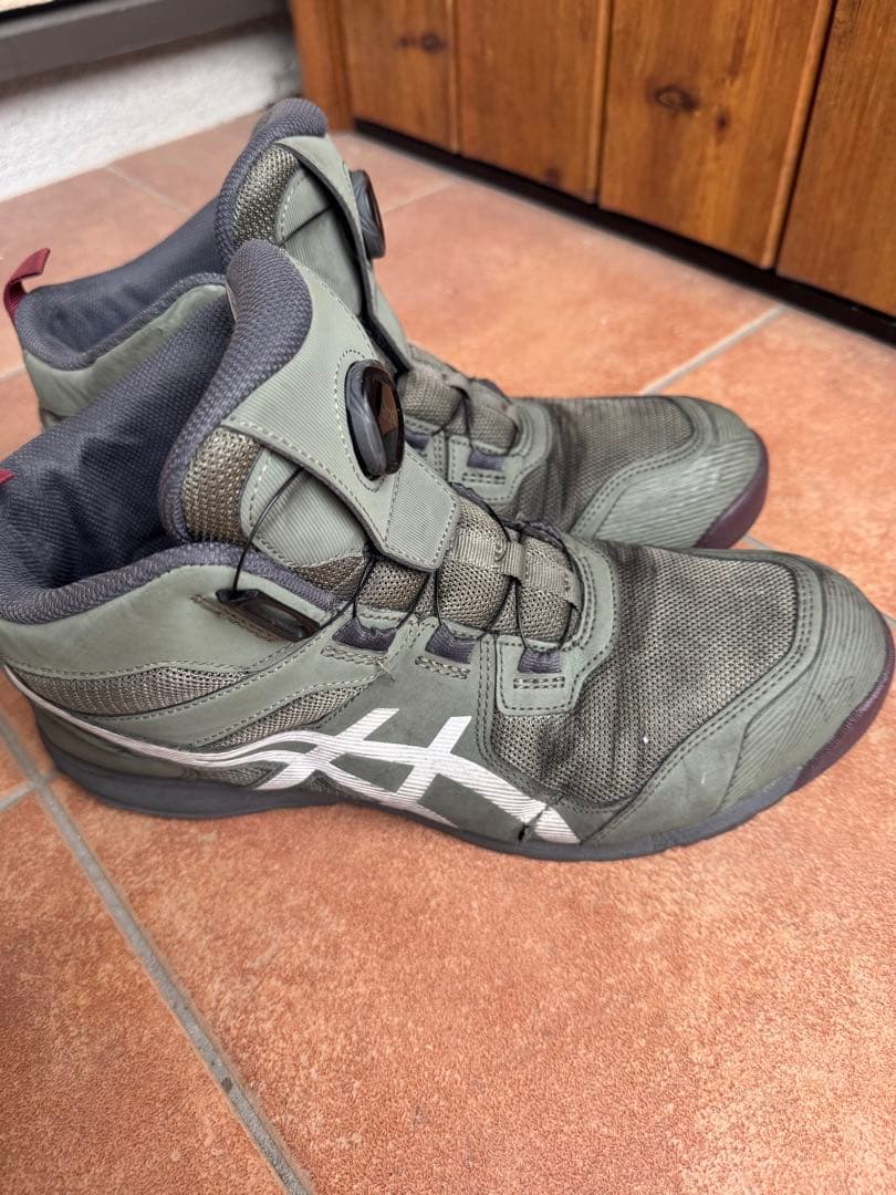 アシックス 安全靴 CP214 TS BOA ライケングリーンxホワイト 28 - メルカリ