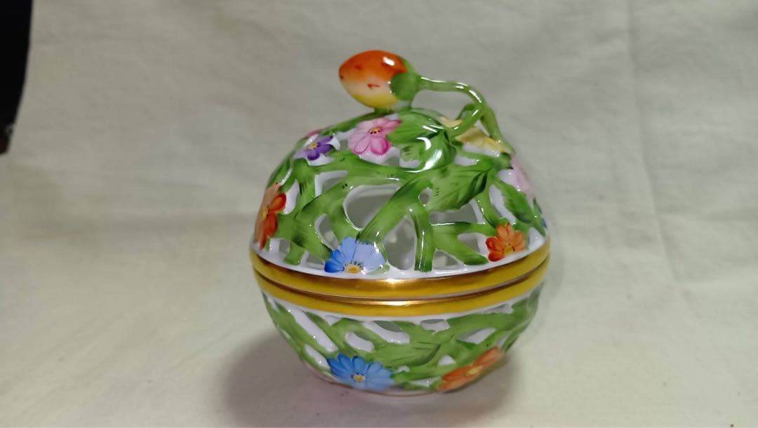 HEREND 透かしボンボン入れ Herend (ヘレンド) 透かしボンボン入れ ボンボニエール ファンタジー