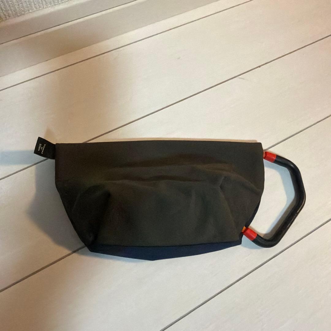 ARC´TERYX ハンドル付きポーチ ネイビーの通販はau PAY マーケット