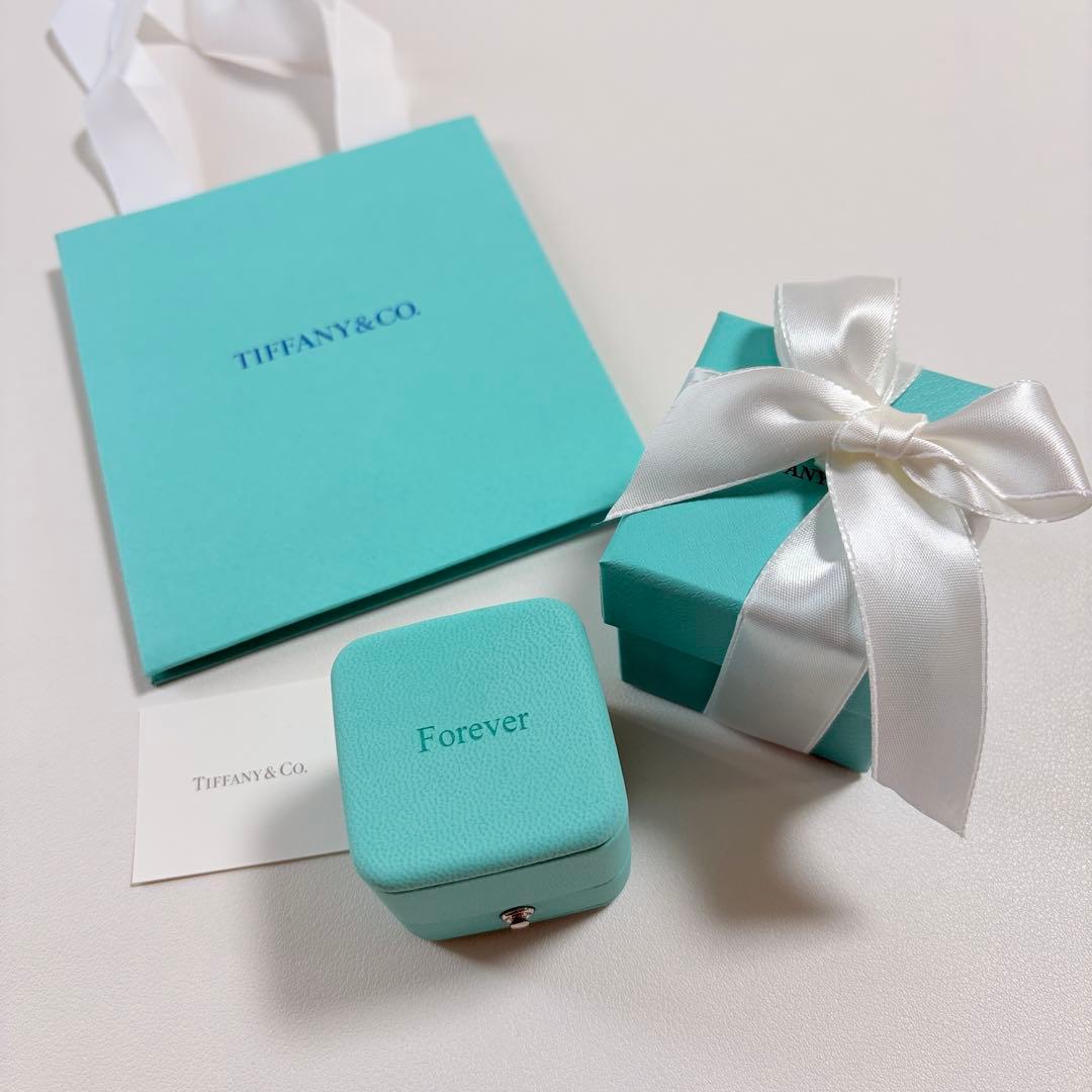 極美品 現行品 ティファニー 限定品 リングケース 空箱 Forever 刻印