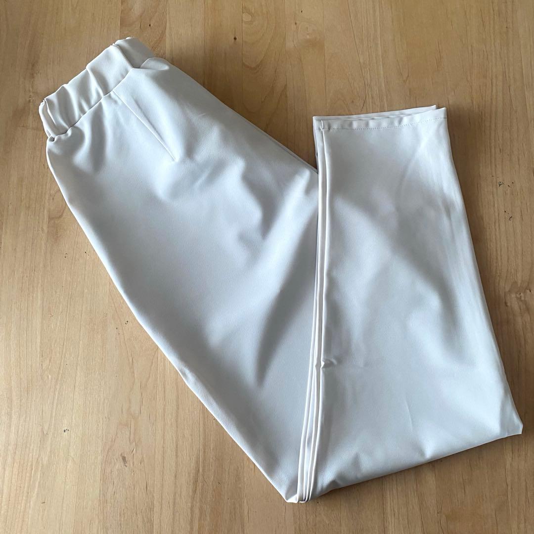 《新品》OUR 頼れるテーパードパンツ Sサイズ