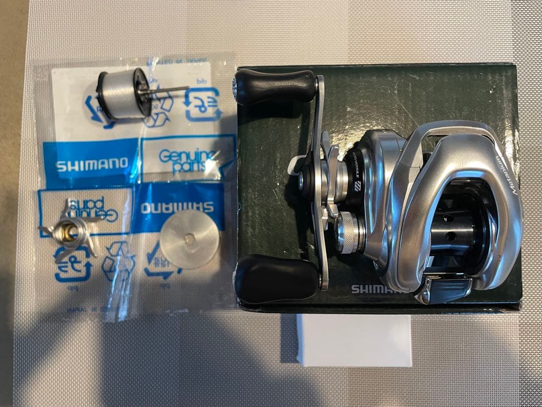 シマノ 16メタニウムmgl HG 左ハンドル Amazon | シマノ(SHIMANO) ベイトリール 両軸 16 メタニウム MGL HG 右