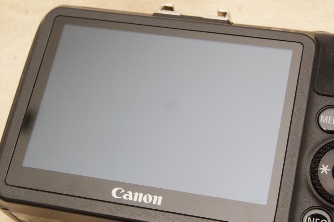 ホアン様専用！Canon EOS M2 ボディ ジャンク - メルカリ