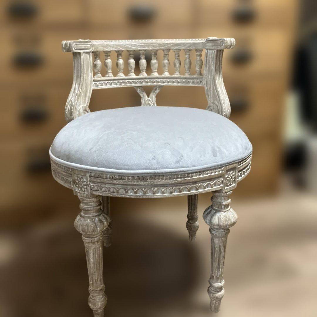 サラグレース 。ミラージュ スツール クラウン ライトグレー オットマン・スツール｜青山表参道の人気インテリアショップ フランス