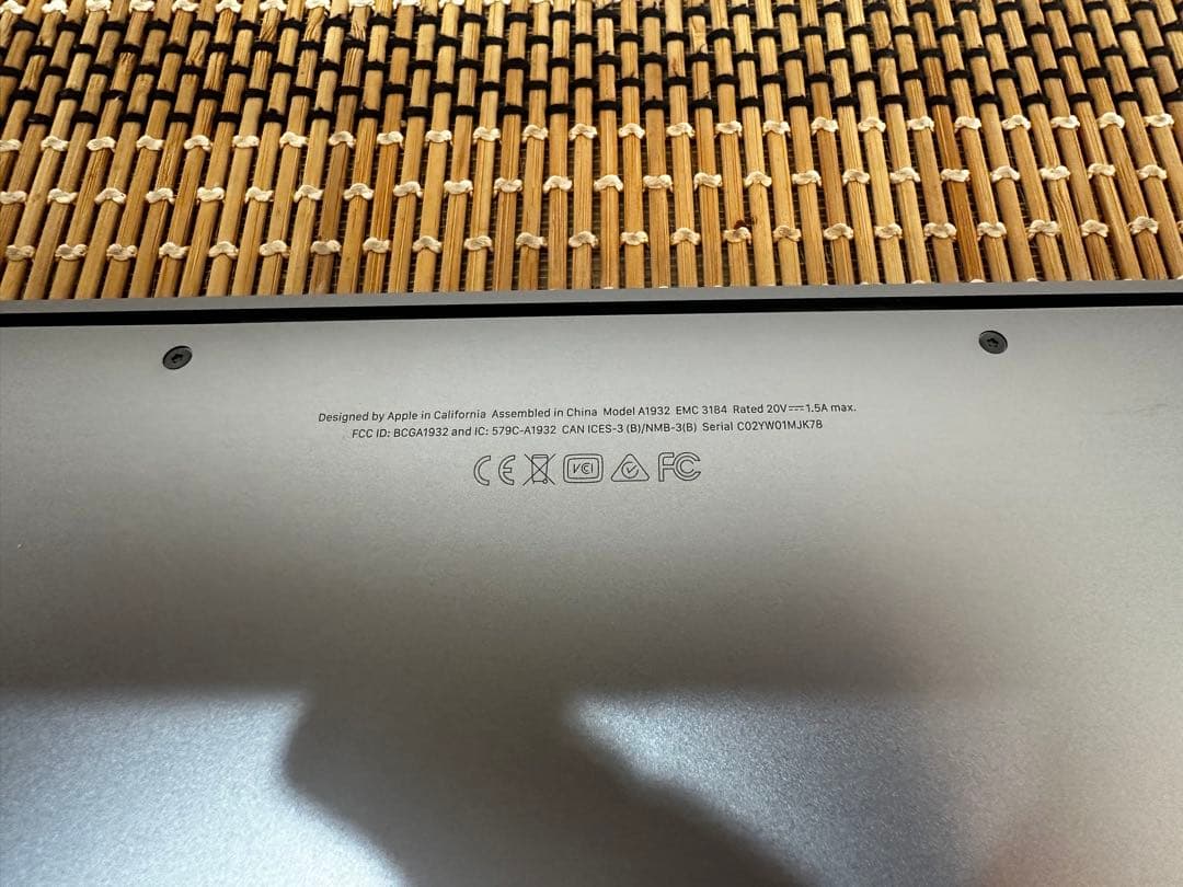 Apple MacBook Air 13インチ A1932 OS切替可 - メルカリ