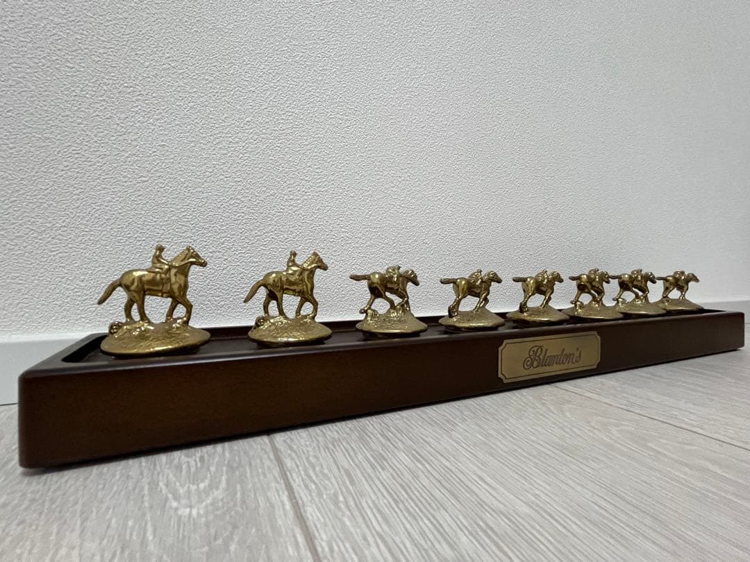 ブラントンボトルキャップディスプレイ台座 - メルカリ