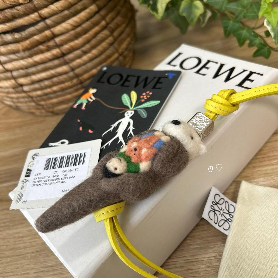 LOEWEロエベ スナフジタ ラッコチャーム キーホルダー バッグチャーム