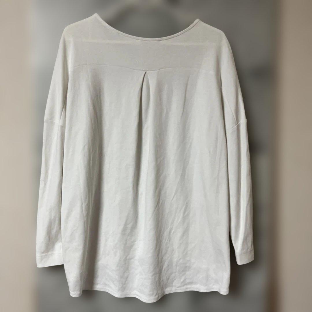 美品。BEARDSLEY ビアズリー フロント刺繍カットソー - メルカリ