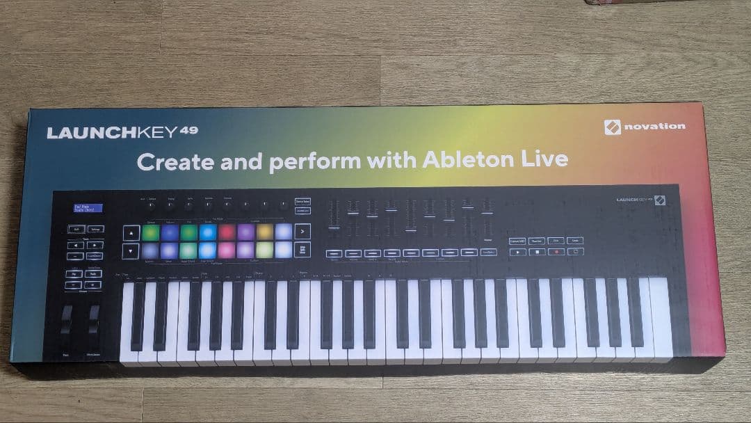 未使用 NOVATION Launchkey 49 MK3 MIDIキーボード レンタル] novation LAUNCHKEY 49 MK3 MIDIキーボード - Rentio