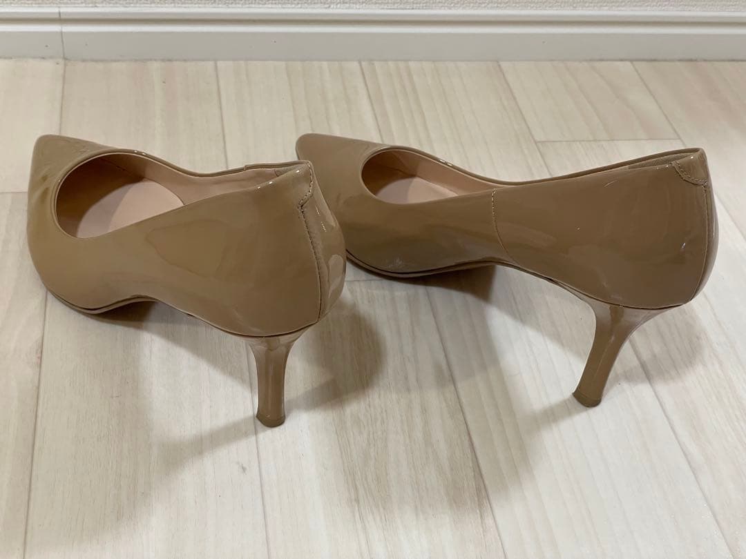 DIANA ベージュ ポインテッドトゥ ハイヒール - メルカリ