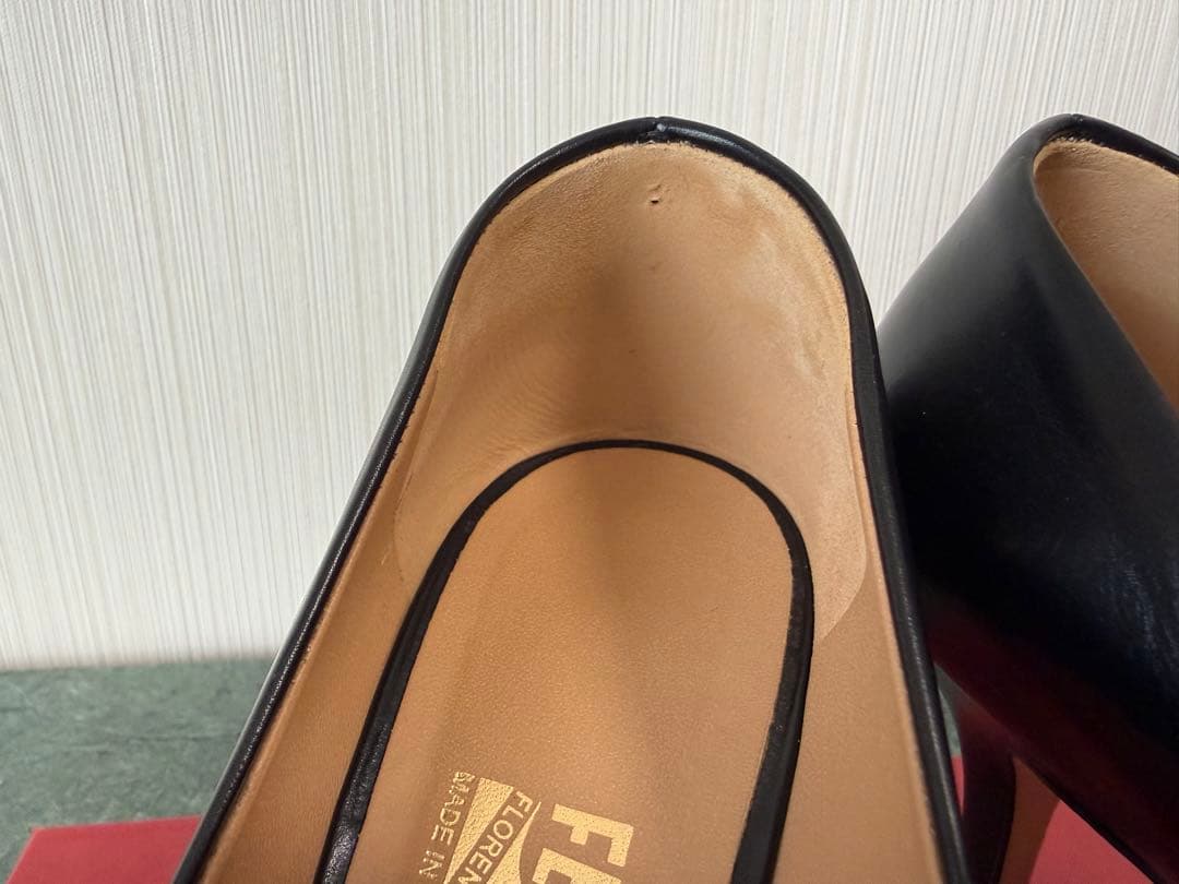 値下げ！靴 フェラガモ Ferragamo パンプス ブラック 24.5cm