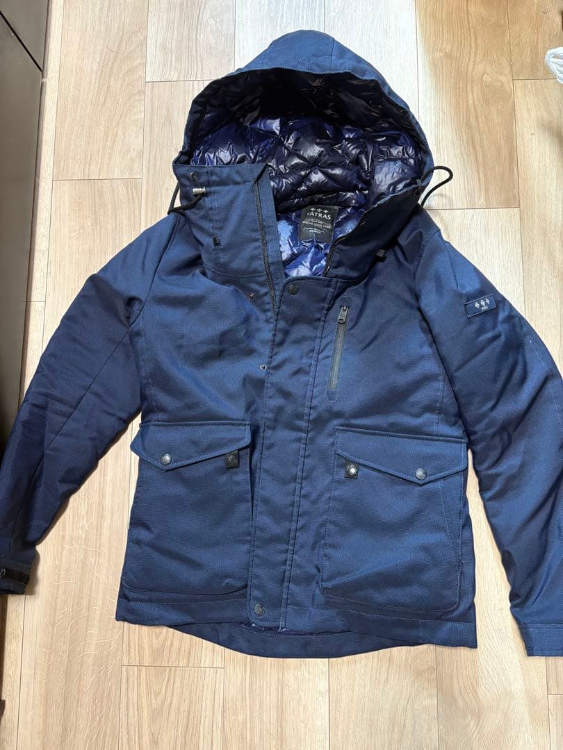 TATRAS ネイビー フード付きダウンジャケット TATRAS（タトラス） ダウンジャケット ドミツィアーノ DOMIZIANO