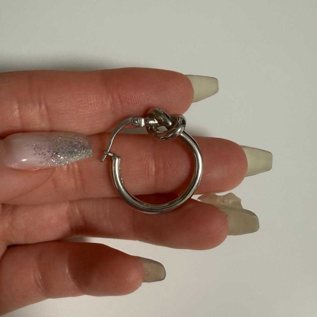 CELINE ノット スモール ループ ピアス CELINE】ノット スモールフープ ピアス (CELINE/ピアス) 111484898