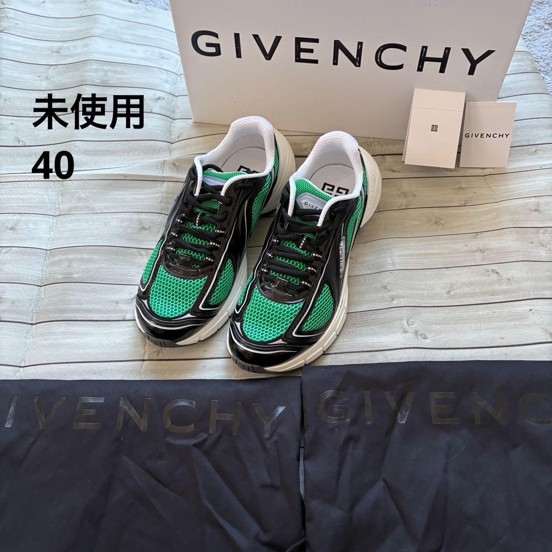 未使用 GIVENCHY ジバンシー TK-MX RUNNER GREEN 40 - メルカリ