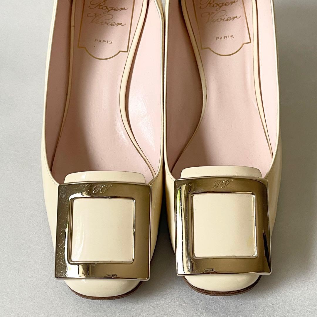 ロジェヴィヴィエ パテント パンプス トレヴィヴィエ チャンキーヒール