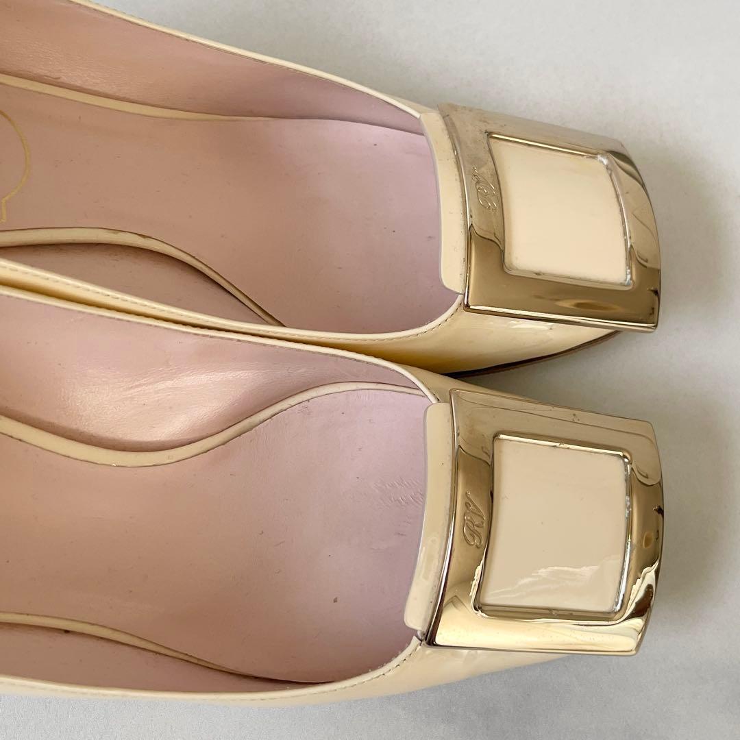 ロジェヴィヴィエ パテント パンプス トレヴィヴィエ チャンキーヒール