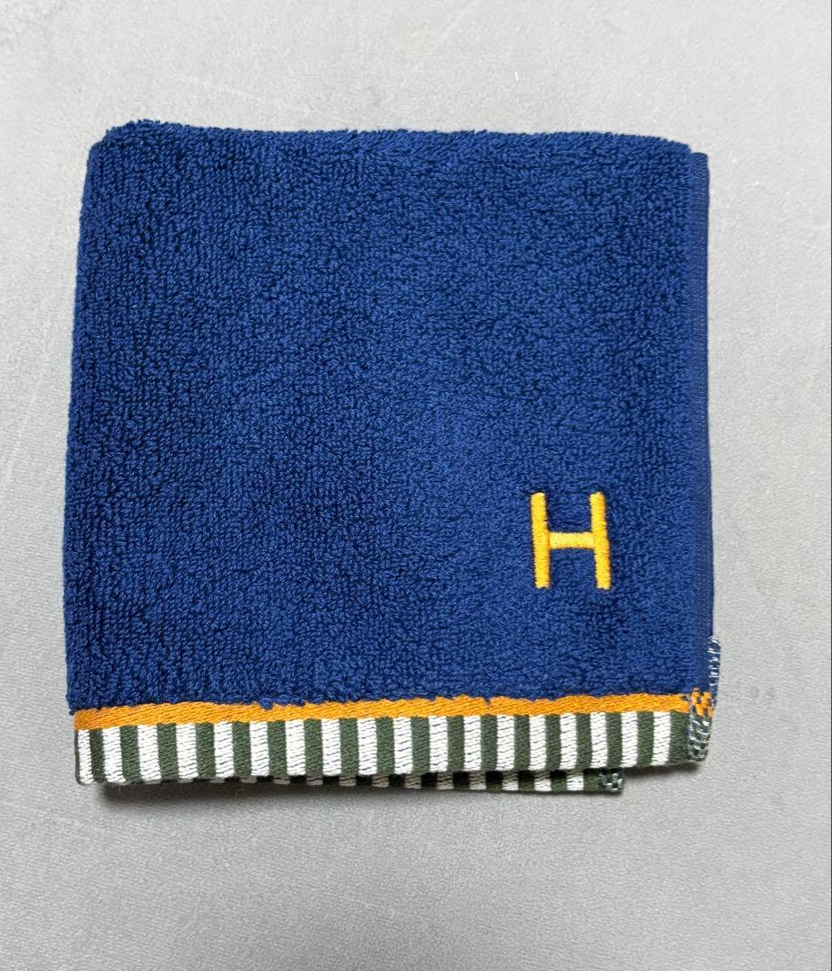 HERMES ハンドタオル　カレ・タオル 《ヴィス・ヴェルサ》