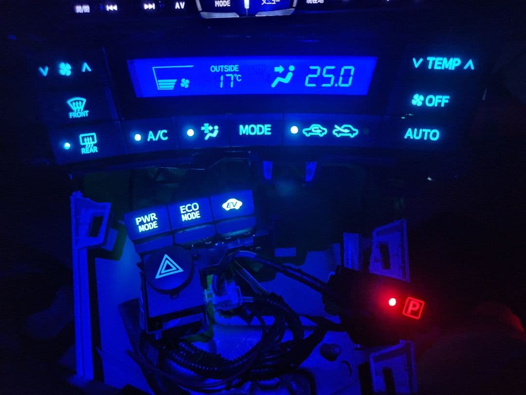 プリウス30エアコンパネル スイッチ 後期 液晶反転 LED打ち替え 30プリウスのエアコンパネル等のLED打ち替え（色替え）作業 | トレード