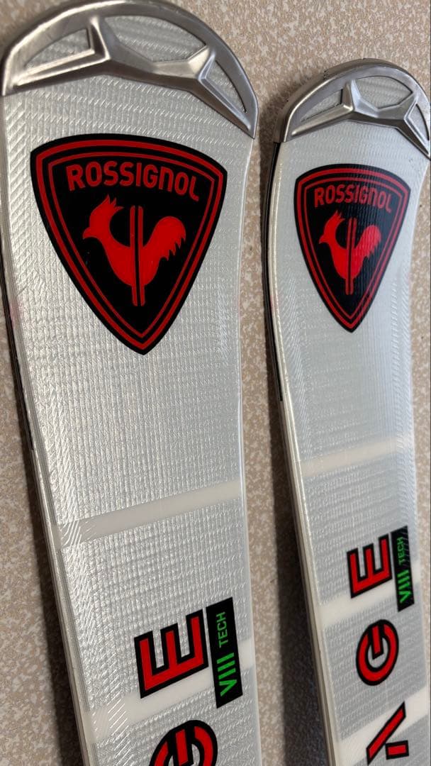 24/25モデル ロシニョール スーパーヴィラージュ8 (166cm)5日間使用 ROSSIGNOL（ロシニョール） スーパービラージュ6 オーバーサイズ SUPER