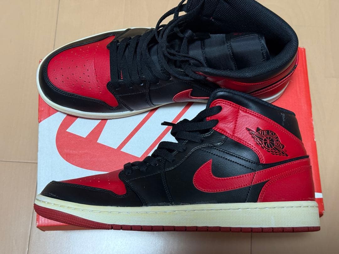 24時間以内発送 /美品Nike Air Jordan 1 Mid \"Bred\"