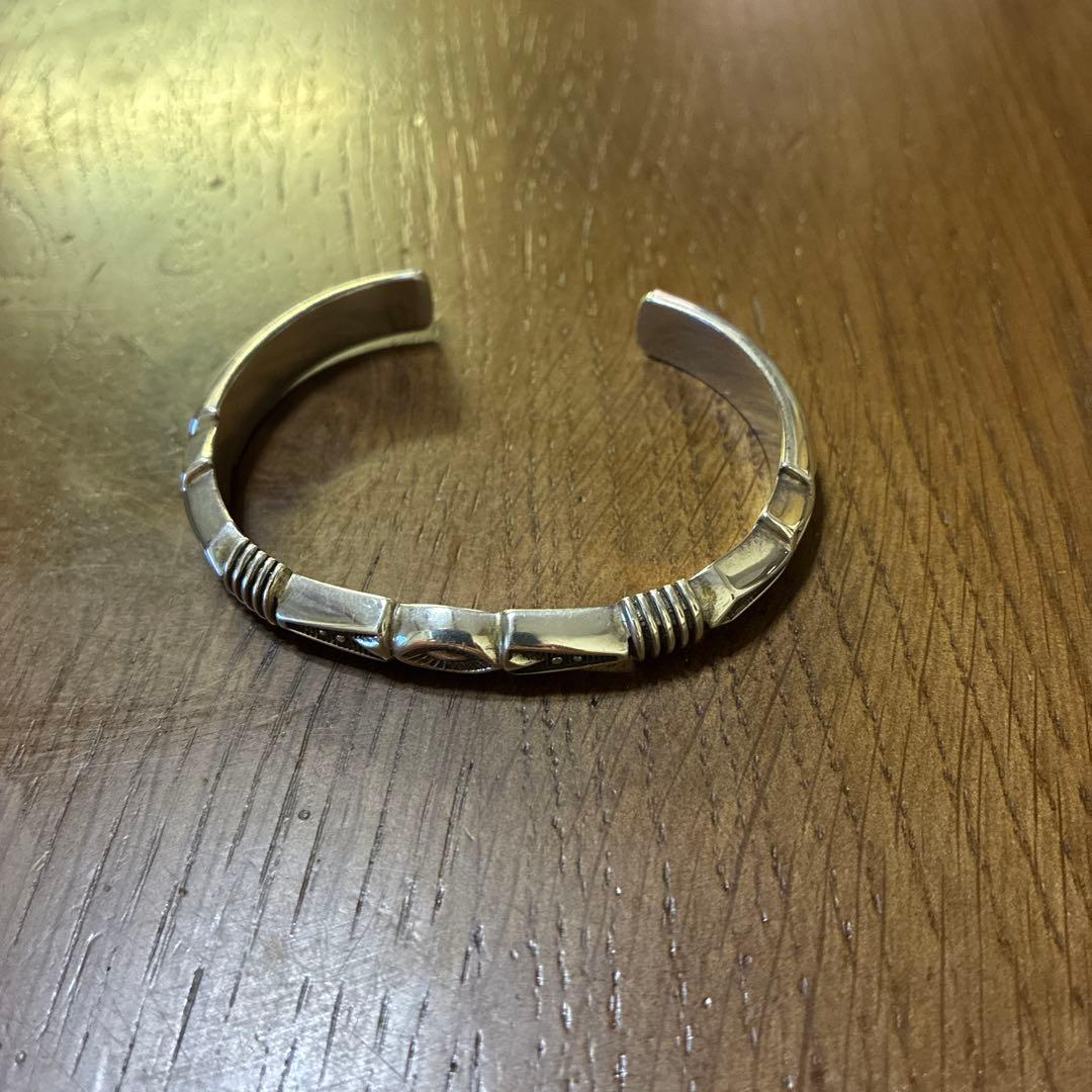 ジェニファーカーティス　ハーフラウンドバングル　ナバホ族 151mm】ハーフラウンドスタンプバングル By Jennifer Curtis