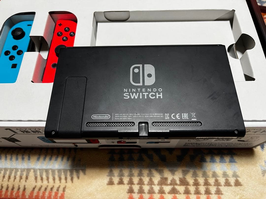 Nintendo Switch 本体 赤/青 ジョイコン付き 箱あり USED