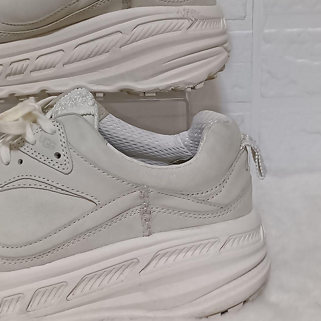 【即完売モデル】UGG CA805 厚底スニーカー 25.5cm ホワイト