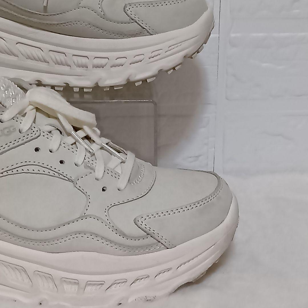 【即完売モデル】UGG CA805 厚底スニーカー 25.5cm ホワイト