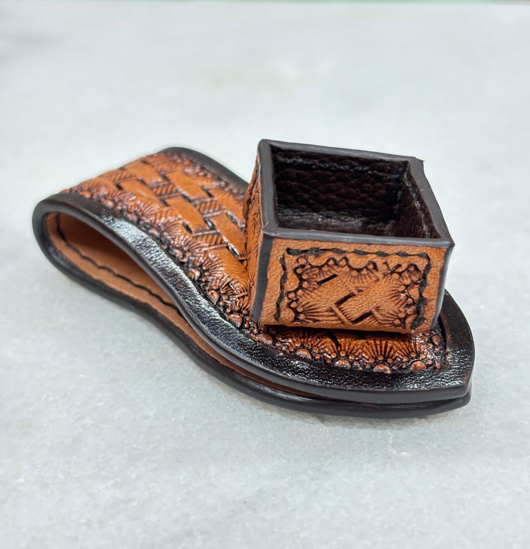 レザーカービング バスケット柄 ビリヤード用チョークケース＆ホルダー マグネット 革 チョークケース バスケット柄｜本革 手縫い レザーカービング