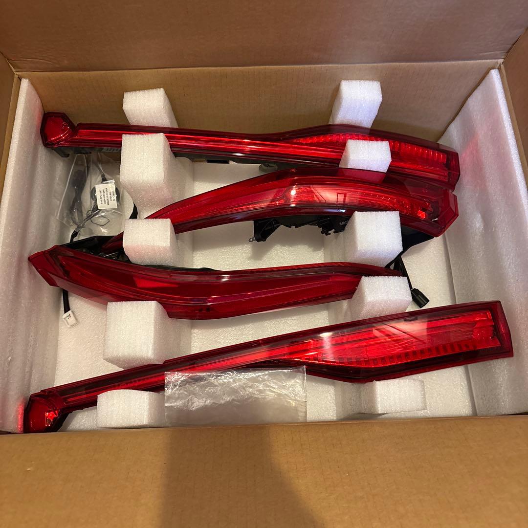 ハリアー80 Gグレード　純正テールランプ ハリアー80 Gグレード 純正テールランプ ハリアー80 Gグレード 純正