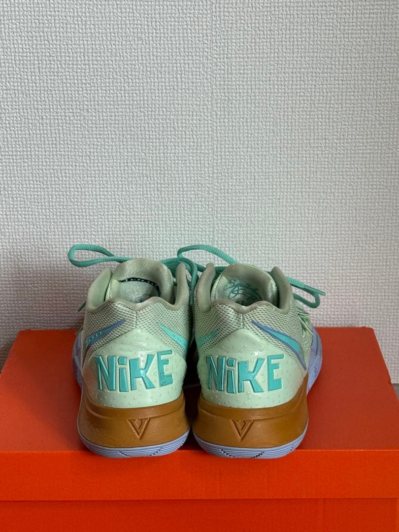 NIKE カイリー5スポンジボブ イカルド - メルカリ
