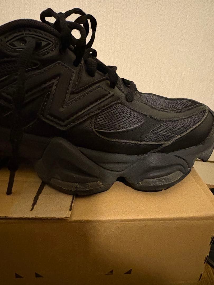 【気まぐれ値下げ】New Balance U9060NRI 23.5cm