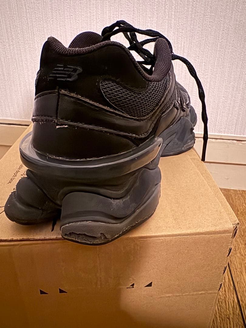 【気まぐれ値下げ】New Balance U9060NRI 23.5cm