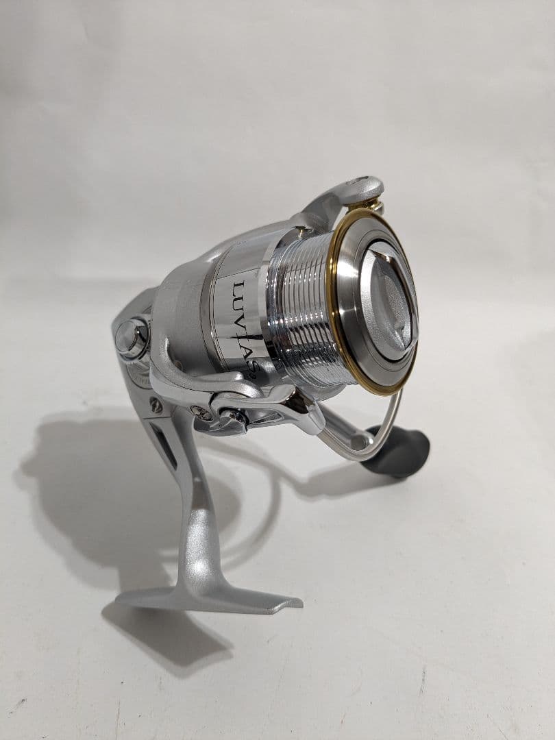美品】DAIWA リール スピニングリール LUVIAS 2506 DHBelanja di
