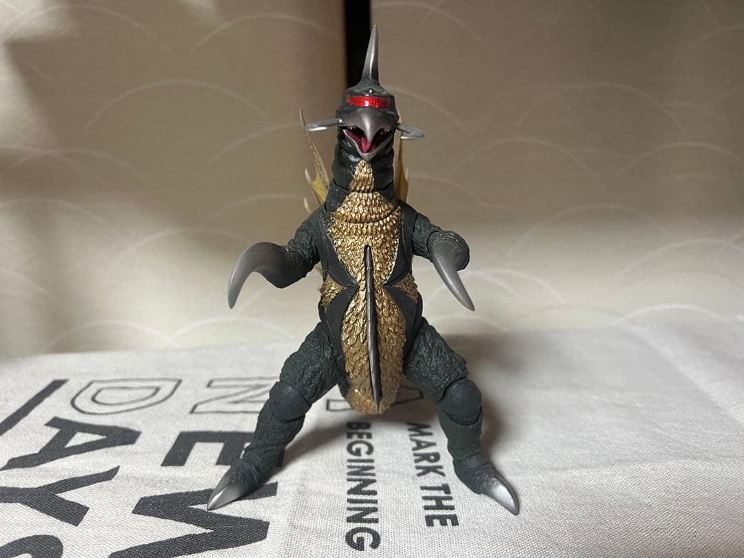 S.H.Monsterarts ガイガン