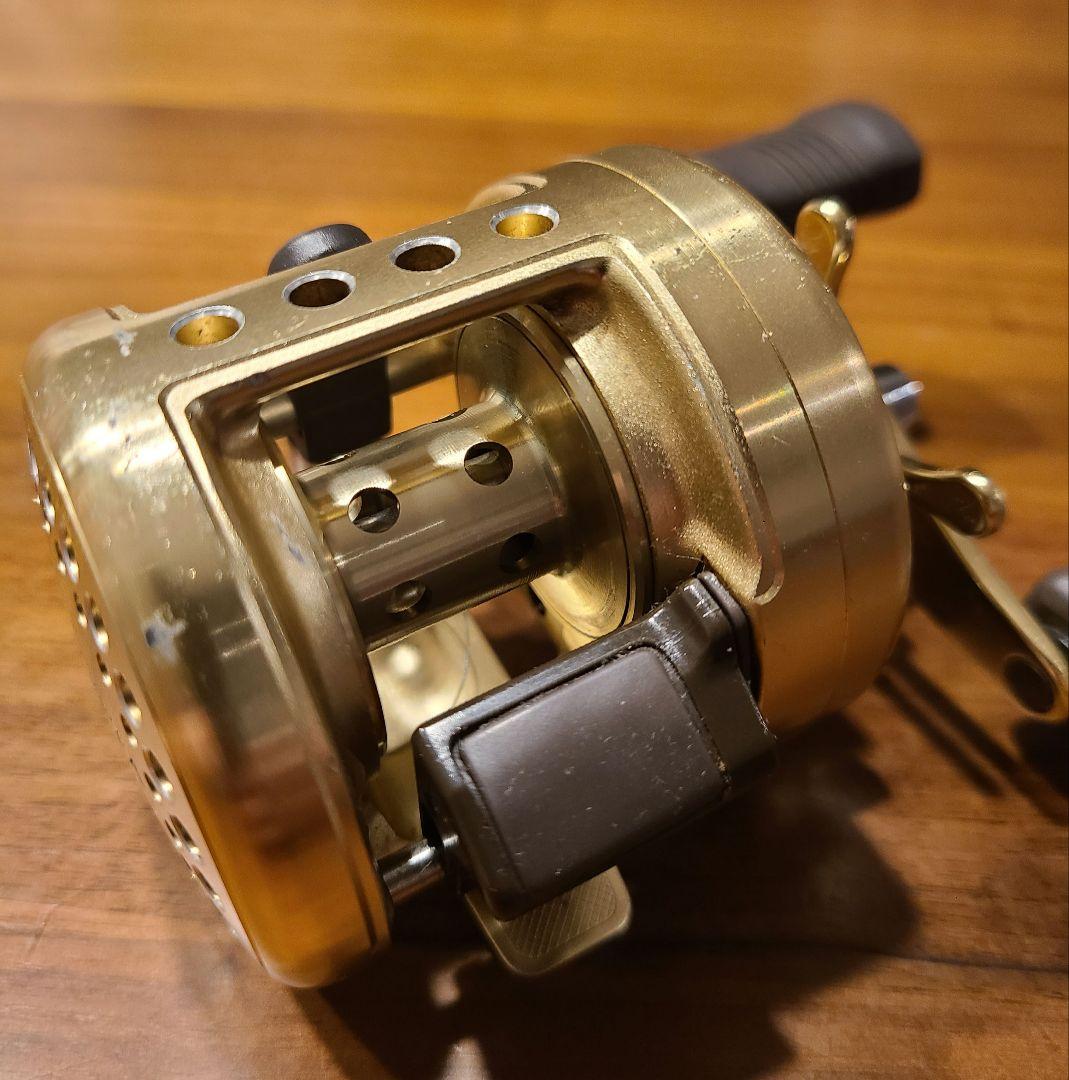 SHIMANO CALCUTTA 100XT ベイトリール シマノ カルカッタ - メルカリ