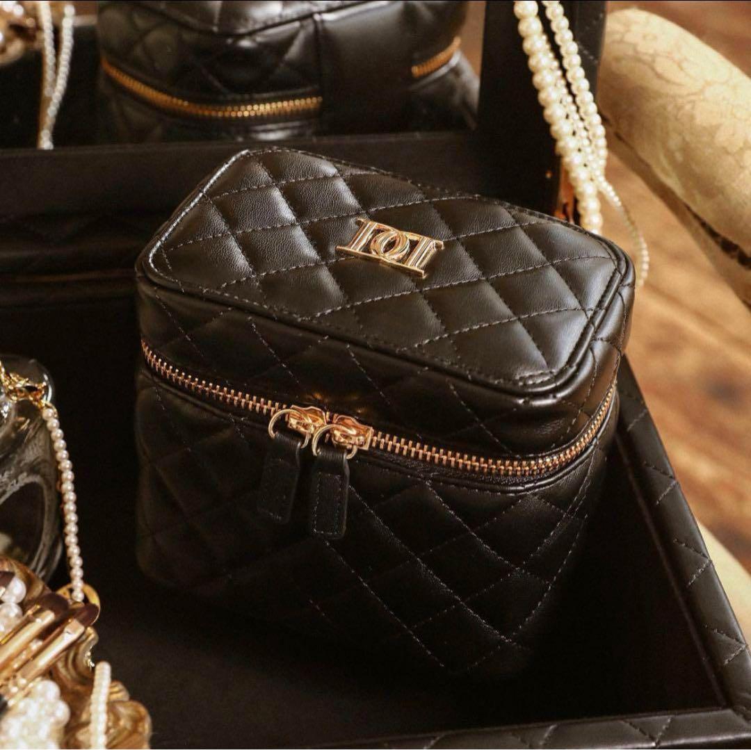 新品未使用 ダーリッチ ノベルティ DDキルティングメイクポーチ メイク