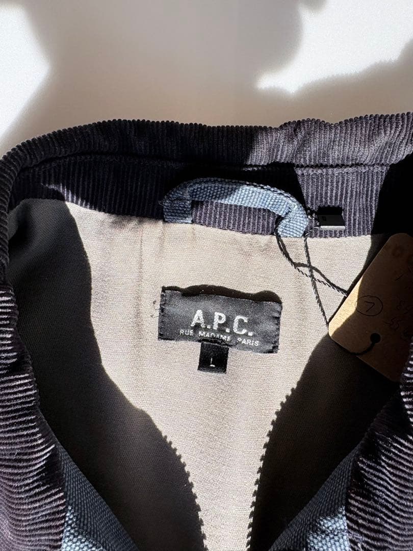 ら*え様 A.P.C. 余り見かけ無くなりました。フェード感、最高です。カバーオ