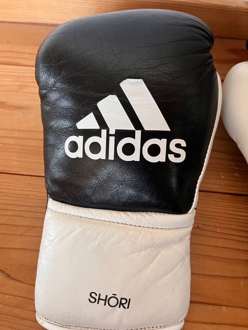 adidas ADISHORI ボクシンググローブ 黒/白 日本製 8オンス - メルカリ