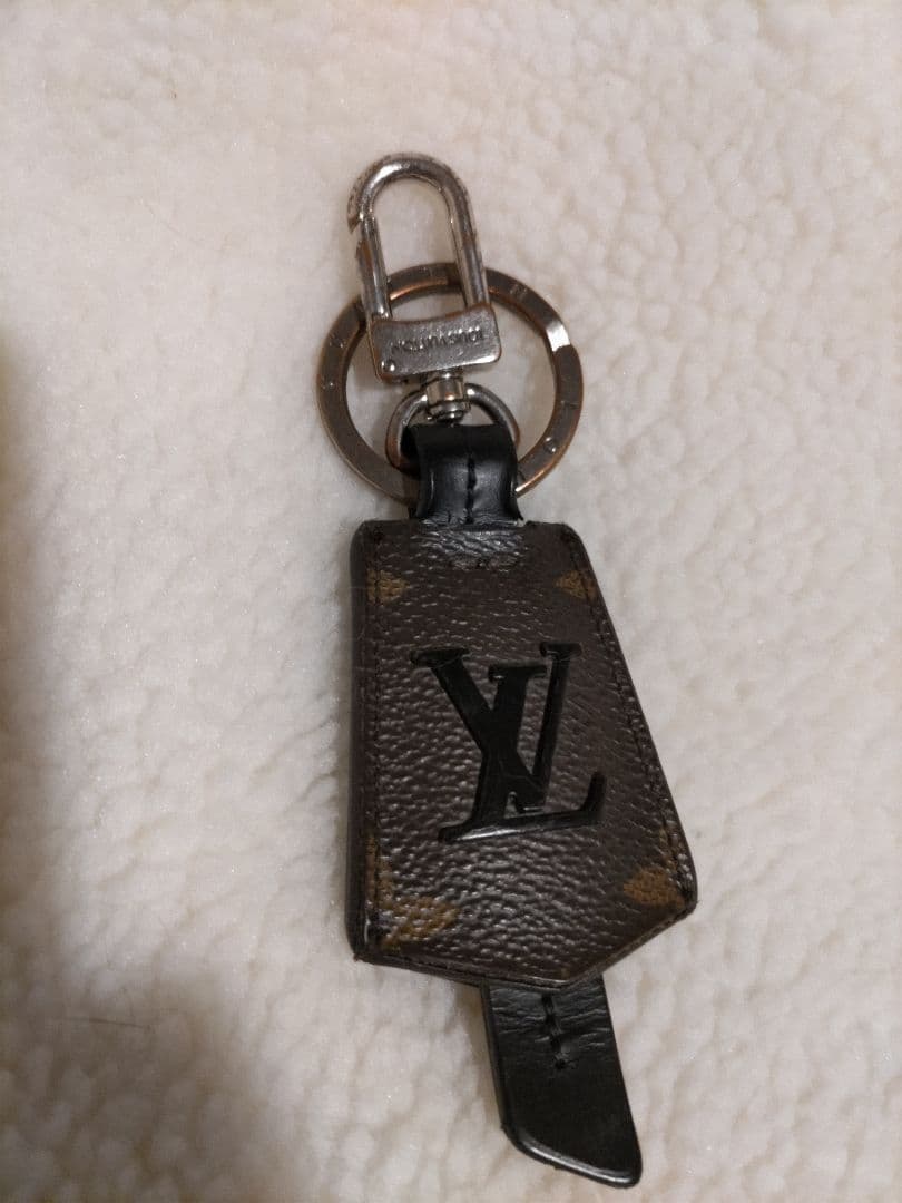 ルイ・ヴィトン モノグラム✦ キーホルダー アストロピル モノグラムマルチカラー キーホルダー バッグチャーム