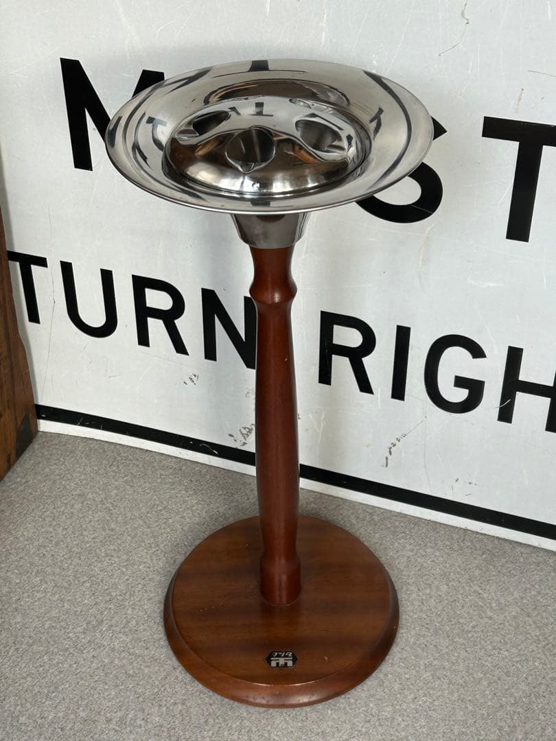 昭和レトロ　モダン　松田家具　木製灰皿　スタンド　ミッドセンチュリー　マツダ 松田家具（MATSUDA） スタンド灰皿1970年代 ミッドセンチュリー 北欧