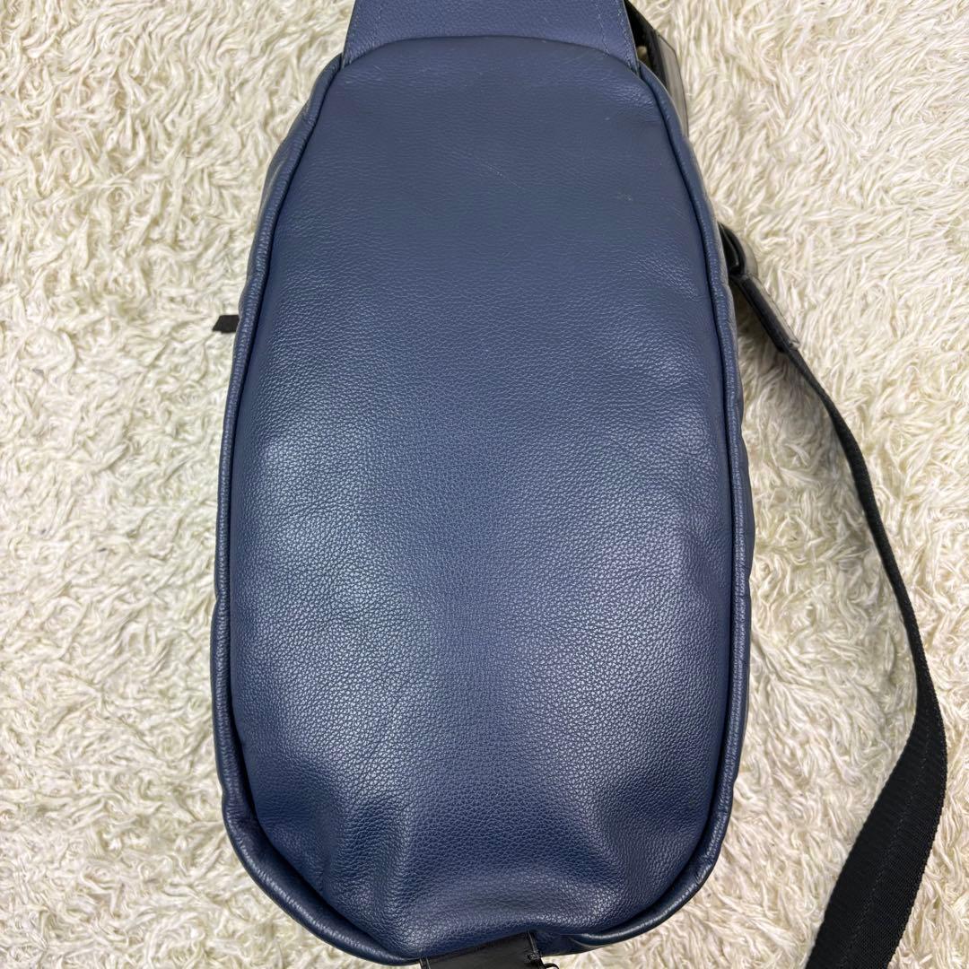 希少色 極美品 コーチ トンプソン ボディバッグ レザー シボ革