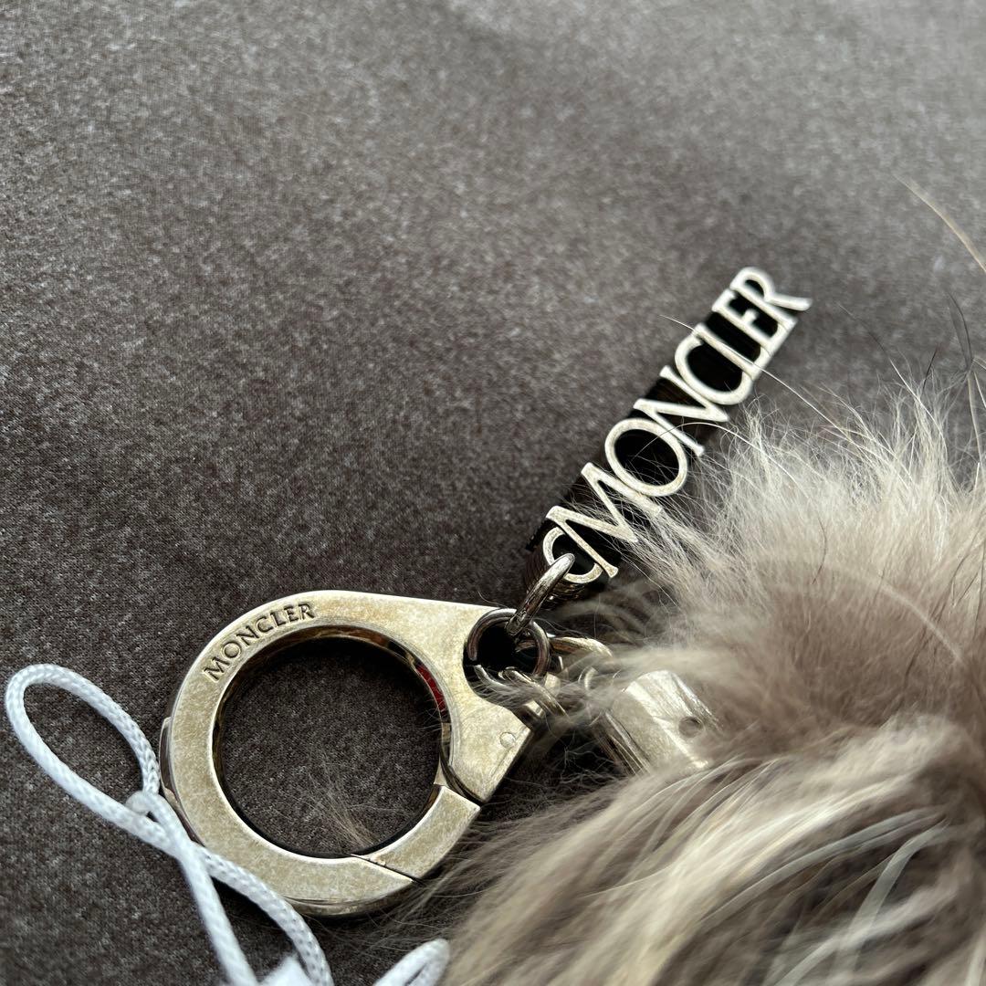 MONCLER ファーチャーム非売品 - メルカリ