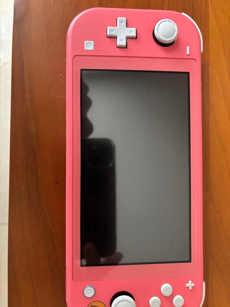 Switch Light どうぶつの森 任天堂、「あつ森」特別デザインのSwitch Liteを11月3日発売--DL版が